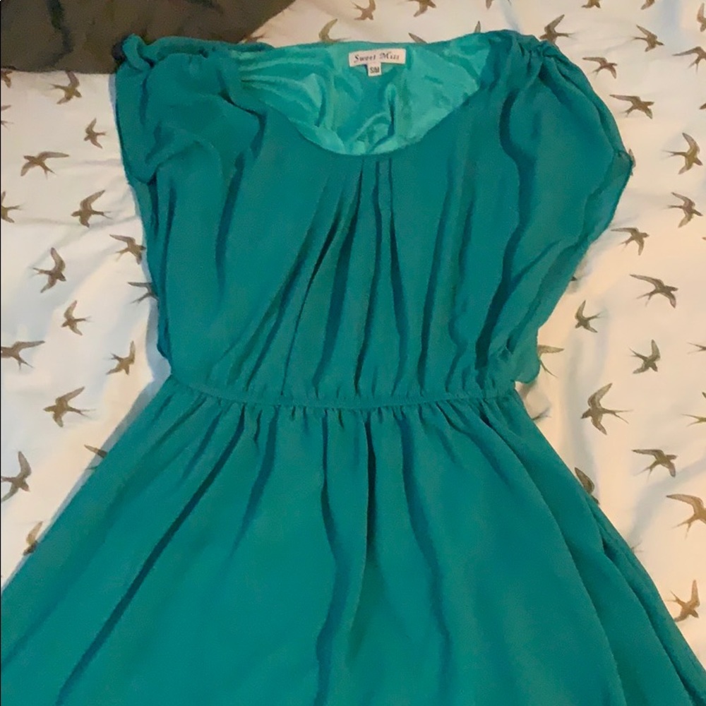 Sweet miss green flowy dress
